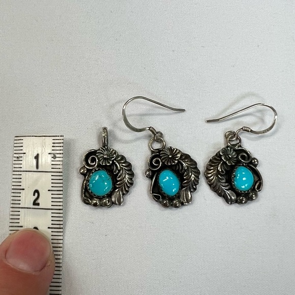 Vintage Navajo Robert Becenti matching Earrings and Pendant - Picture 7 of 11